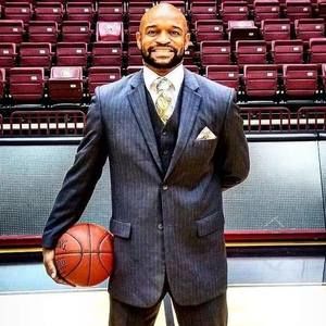 Meet your Posher, Lewis